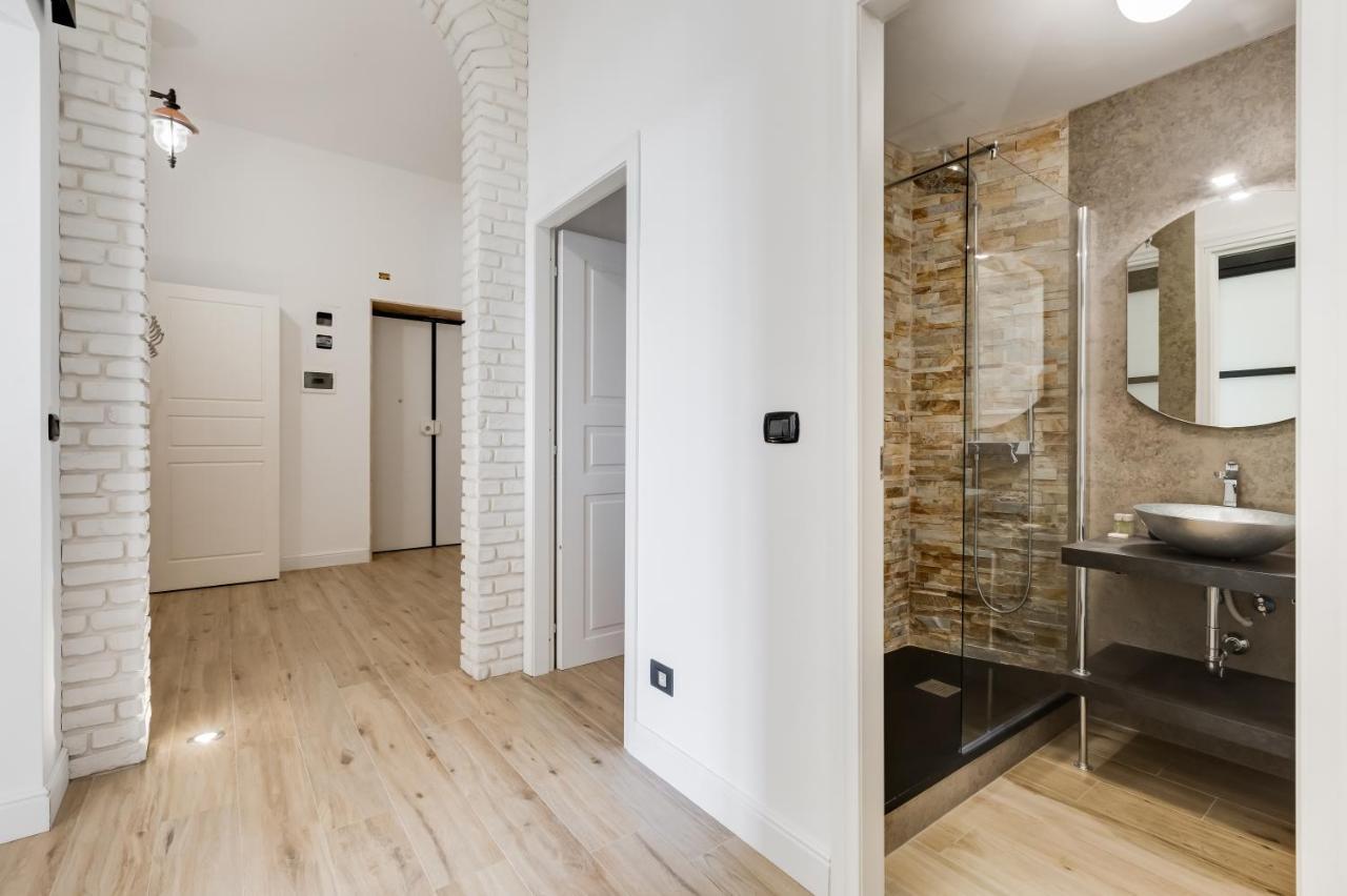 Bmga L Glam Industrial 3-Bed Apartment In Termini Rome Luaran gambar