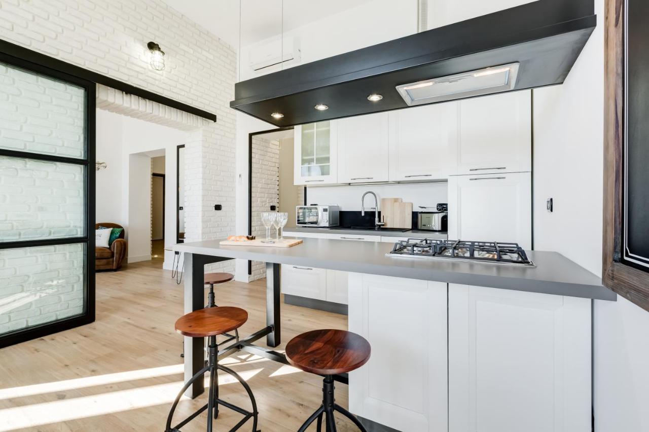 Bmga L Glam Industrial 3-Bed Apartment In Termini Rome Luaran gambar