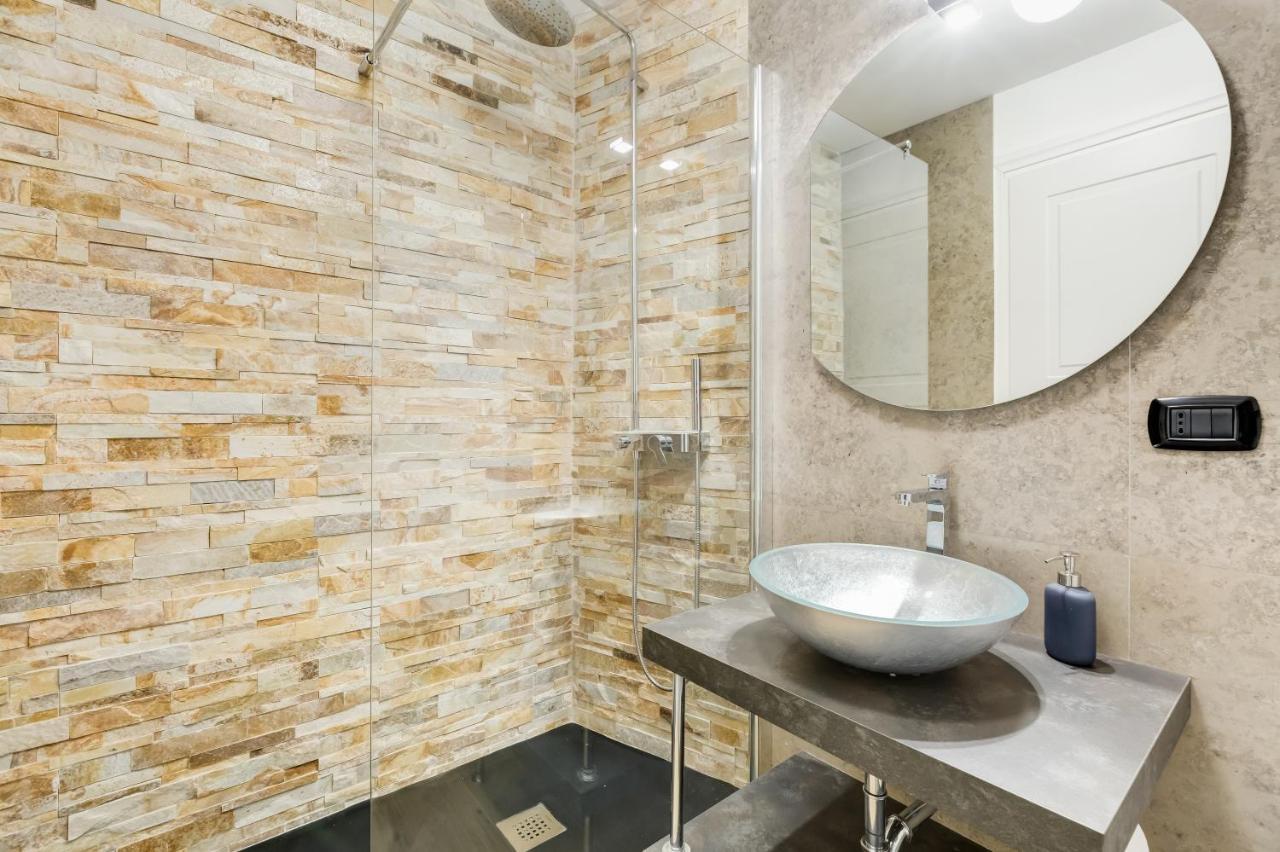 Bmga L Glam Industrial 3-Bed Apartment In Termini Rome Luaran gambar